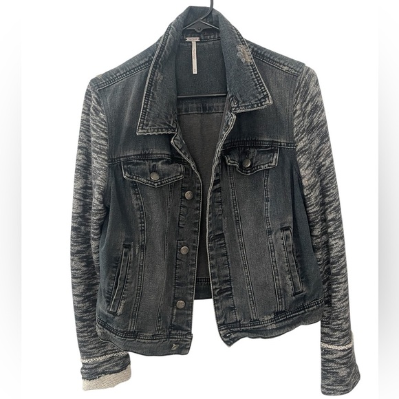 FREE PEOPLE Distressed mixed Grunge witch core sweatshirt black Jean Jacket SZ M - Picture 9 of 9